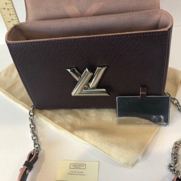 Brand NEW - LouisVuitton Cross Body Bag - Picture 3 of 8